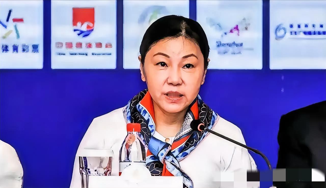 周继红终于亮剑！短短5字炸翻全网，全红婵遭200人群嘲网暴，太让人心寒
 
周继