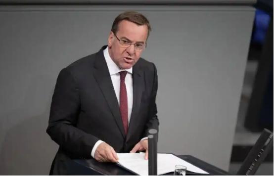 随着全球地缘局势持续变动，欧洲军事格局迎来重大变革，德国的军事战略革新，是当下欧