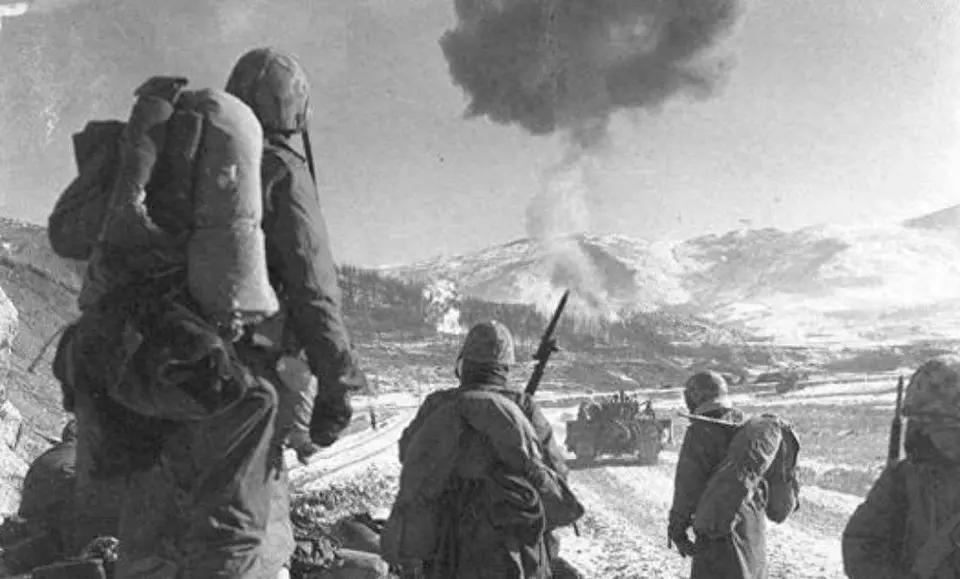 美国老兵麦克琼斯说：“在朝鲜战场上当中国志愿军士兵拔出刺刀，冲出来肉搏战的时候，