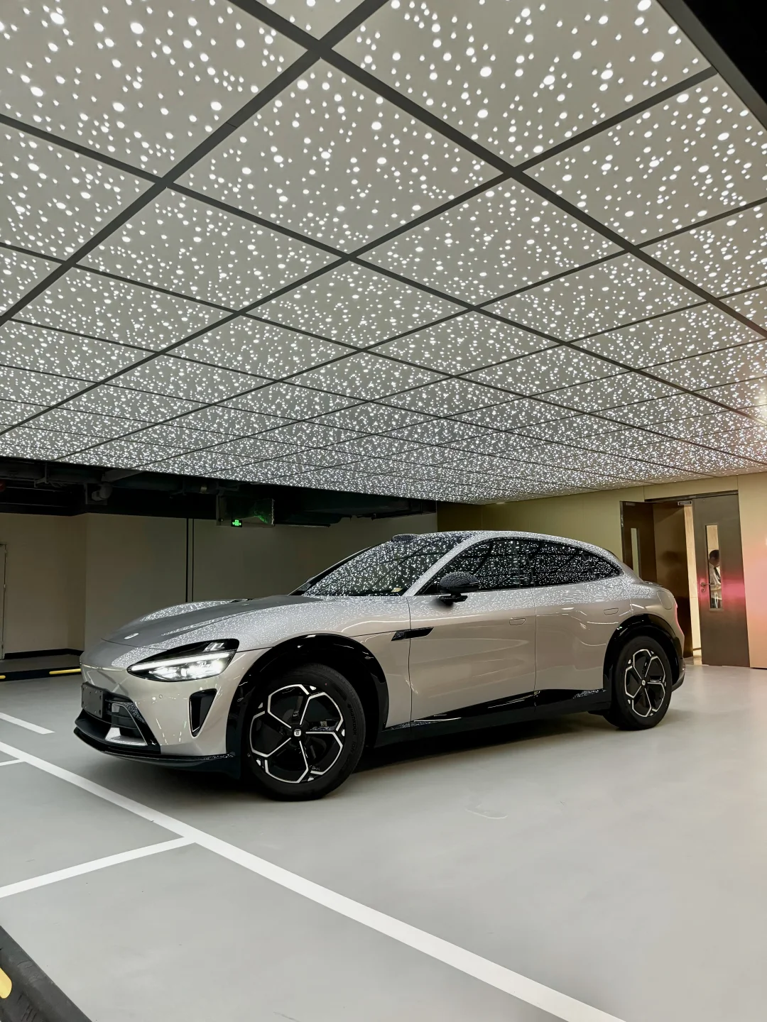 在深圳拍到了属于我的小米YU7人生照片