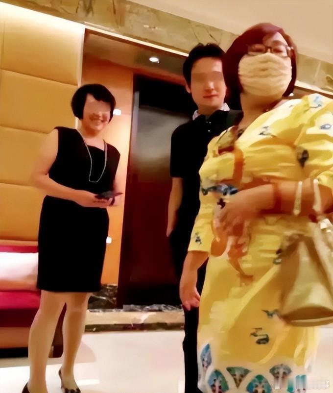 11月12日，英国警方披露了“比特币富婆钱志敏”被抓的画面，相当炸裂！警方深夜闯