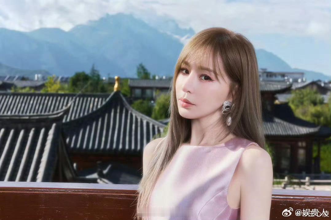 王心凌美到像p上去的王心凌美丽的丽江照 好美哦，状态不要太好 