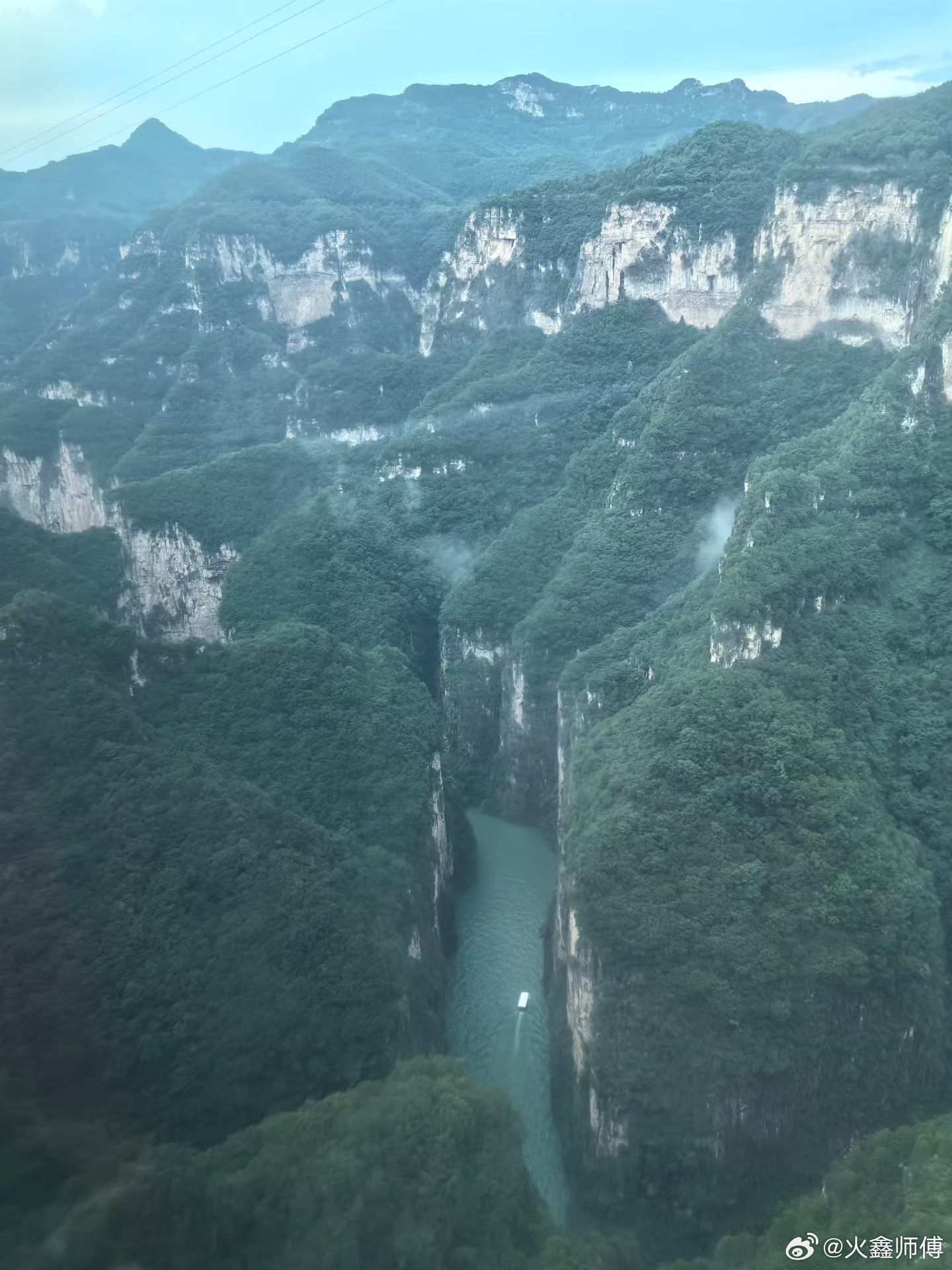社会百态 老是有人问支持俄罗斯还是支持乌克兰，今天我在这里重申一下，关我什么事？