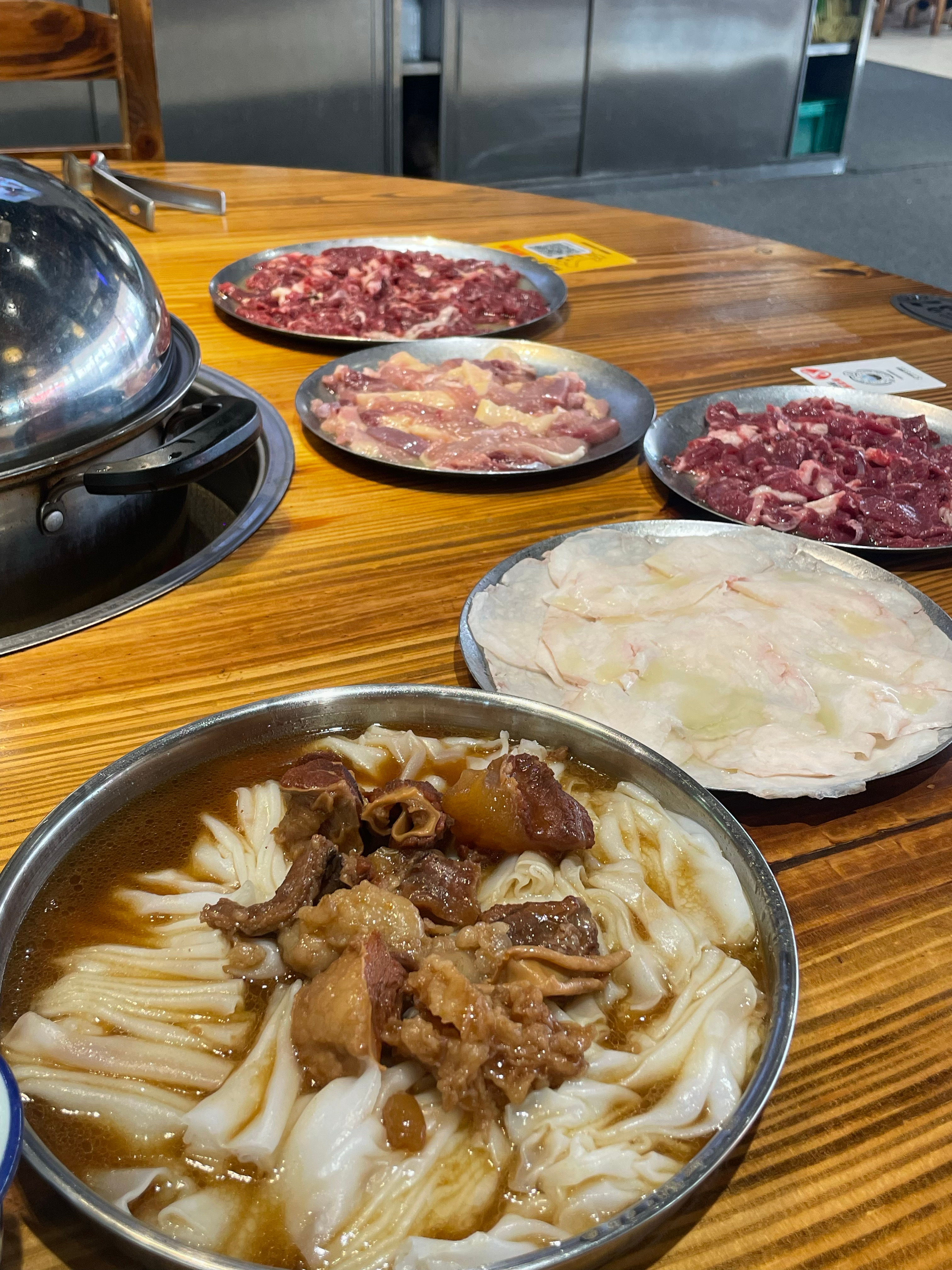今天吃了竹院牛庄 太给力了 这个鸡皮看着肥 吃起来特别脆！！！！