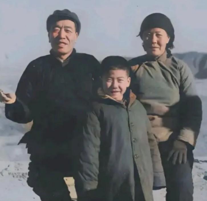 1965年，陈永贵的第一任妻子李虎妞去世后，经人介绍，昔阳县大寨村妇女宋玉林成为