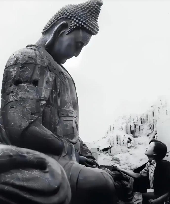 大佛以身殉国，化作子弹打鬼子。1934年8月，林徽因与梁思成在山西灵岩寺内发现三