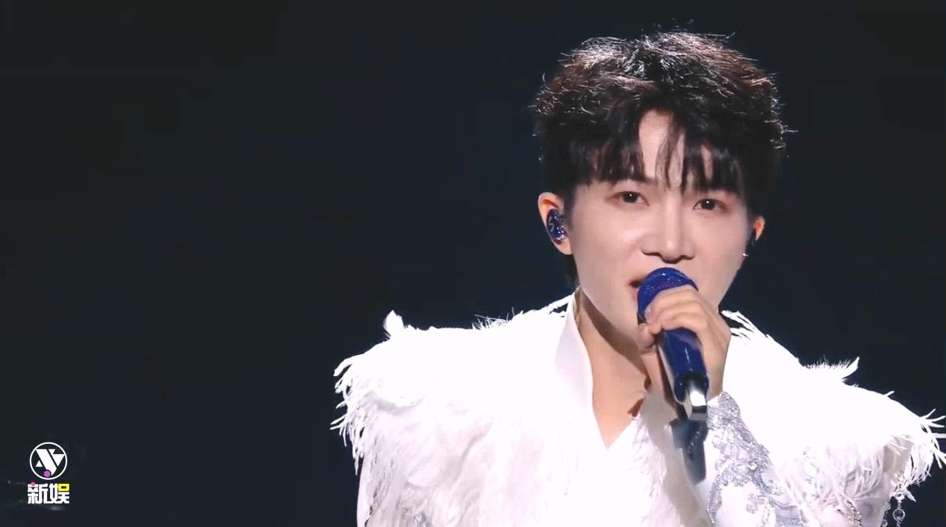 周深求真舞台周深求真好听 周深 阅文IP盛典 《求真》舞台周深给《一人之下》献唱