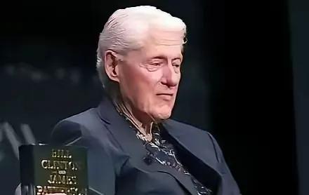 还记得当年美国满心以为把中国拉进WTO就像请君入瓮，结果呢？咱们倒是把这只“瓮”