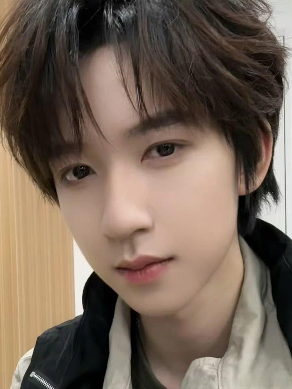 时代少年团在好六街跳出一条语音今晚 hi6 最大惊喜绝对是时代少年团，一群少年活