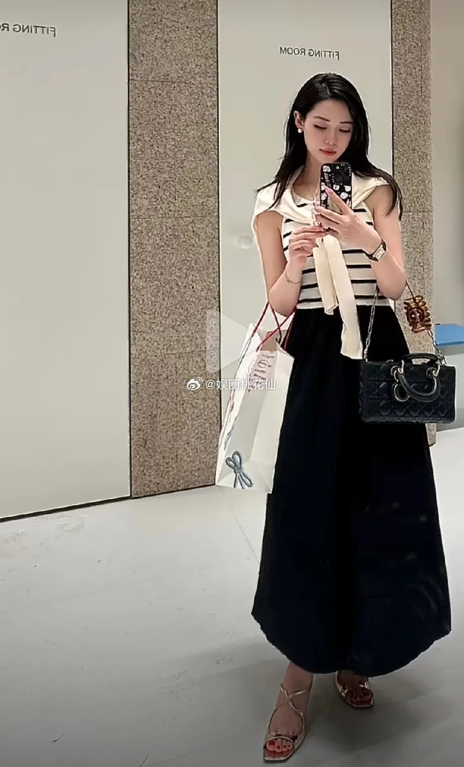 何润东居然上过《非诚勿扰》，那期还集齐了当年三大人气女嘉宾，场面堪称名场面。有说