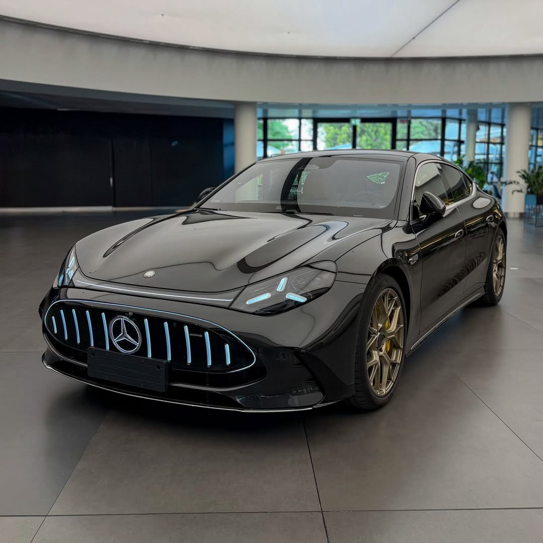 实车！全新梅赛德斯-AMG GT 四门轿跑车 💛石墨灰金属漆搭配 21 英寸 