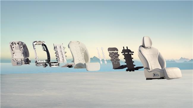 R6智驾注入丰田安全标准，双腔空悬由雷克萨斯与GR联合调校，连零重力座椅都通过了