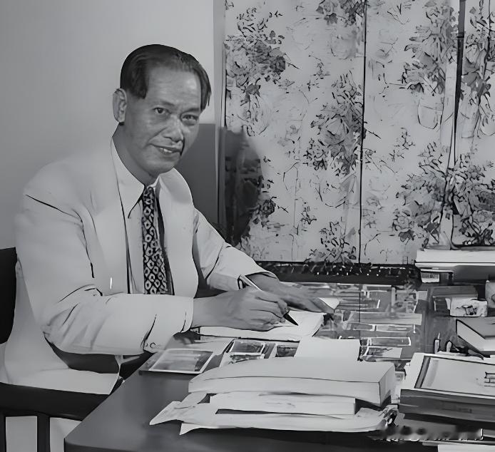 1961年10月27日，69岁的蔡廷锴回到了自己的家乡罗定，距离他上次回来已经间