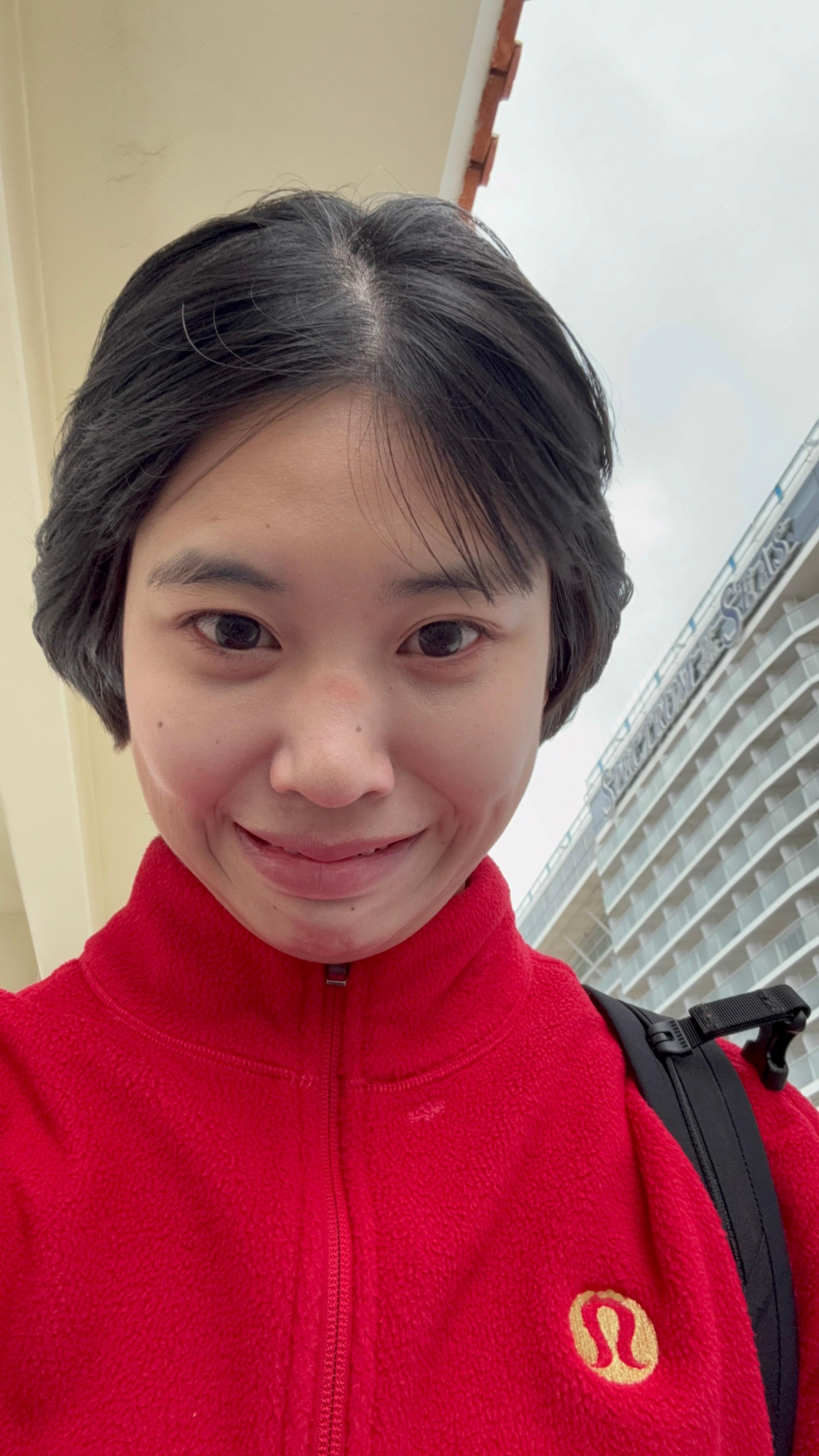 今儿下船的海风 直接给我吹成奥运参赛选手[good] 