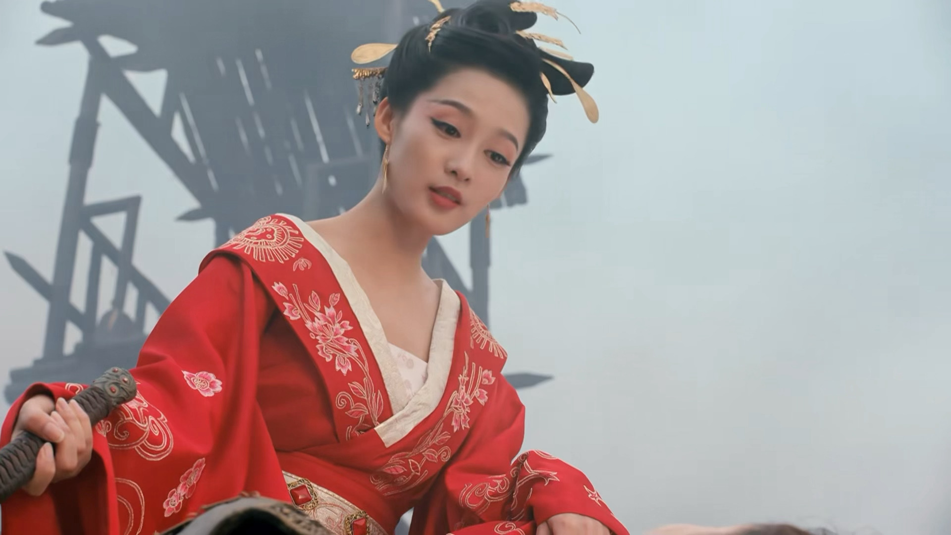 李沁新剧红衣登场梦回元淳红衣登场瞬间勾起满满的回忆，元淳的遗憾还留在心底，而这个