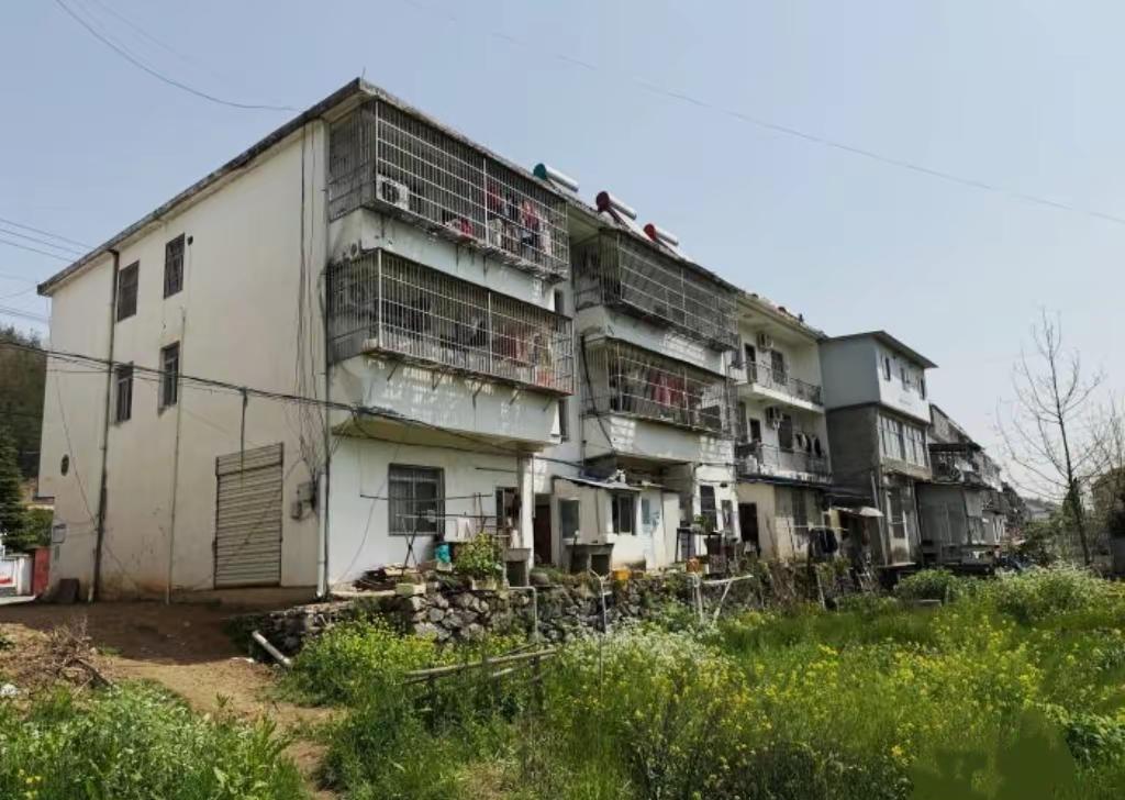 总以为这样的事离自己很远很远，远到不真实，直到看见才知道，危险原来就在身边。心一