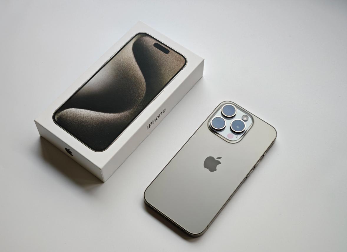 苹果挤牙膏是真的严重，尤其是跟国产相比！

8999的iPhone15超大杯才能