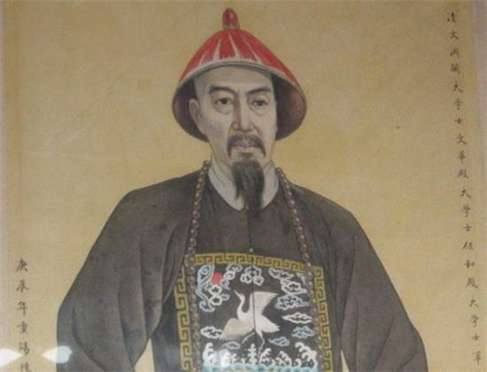 张廷玉：清代最“清醒”的权臣——不靠站队，不靠圣宠，靠的是把制度刻进DNA

