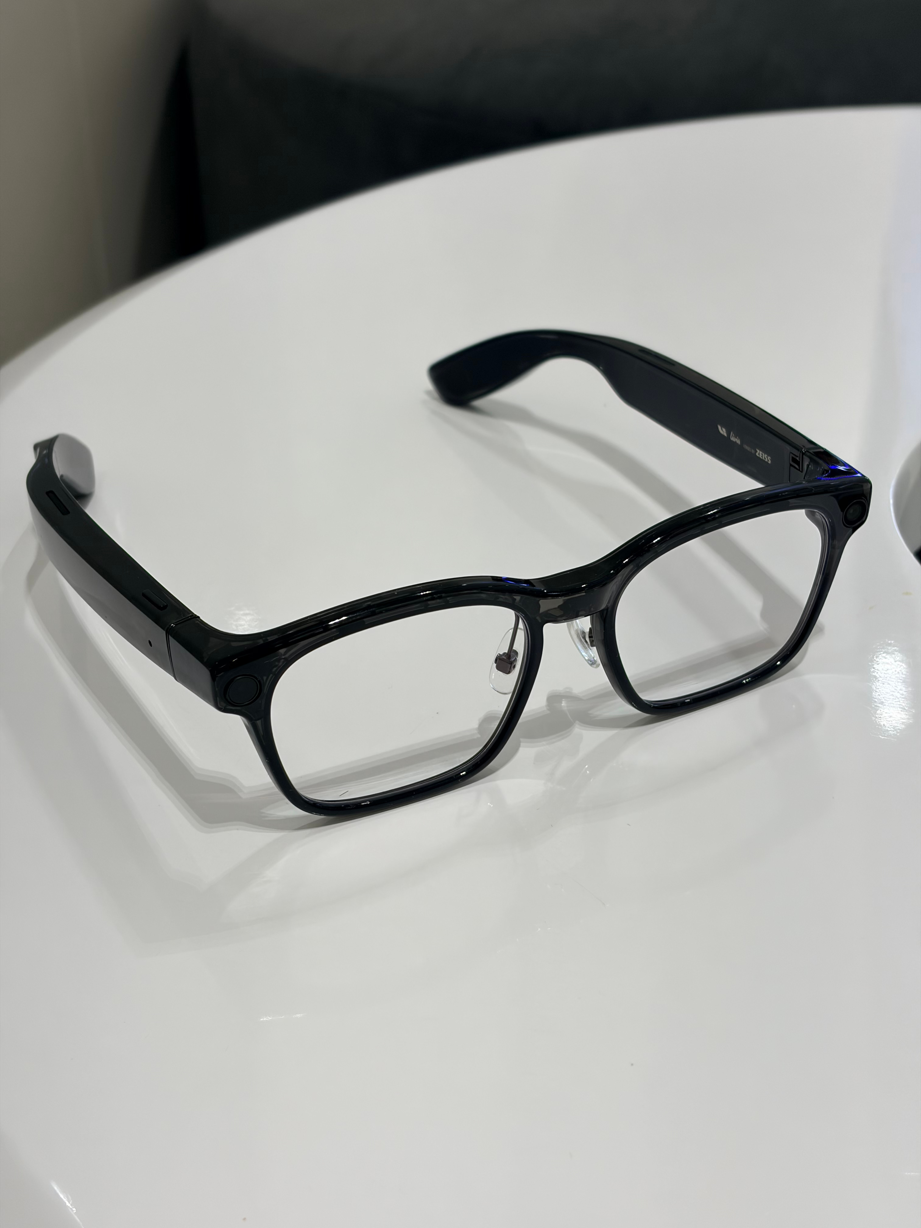 理想 livis ai 眼镜我比较喜欢的一点是：没有 logo理想ai眼镜liv