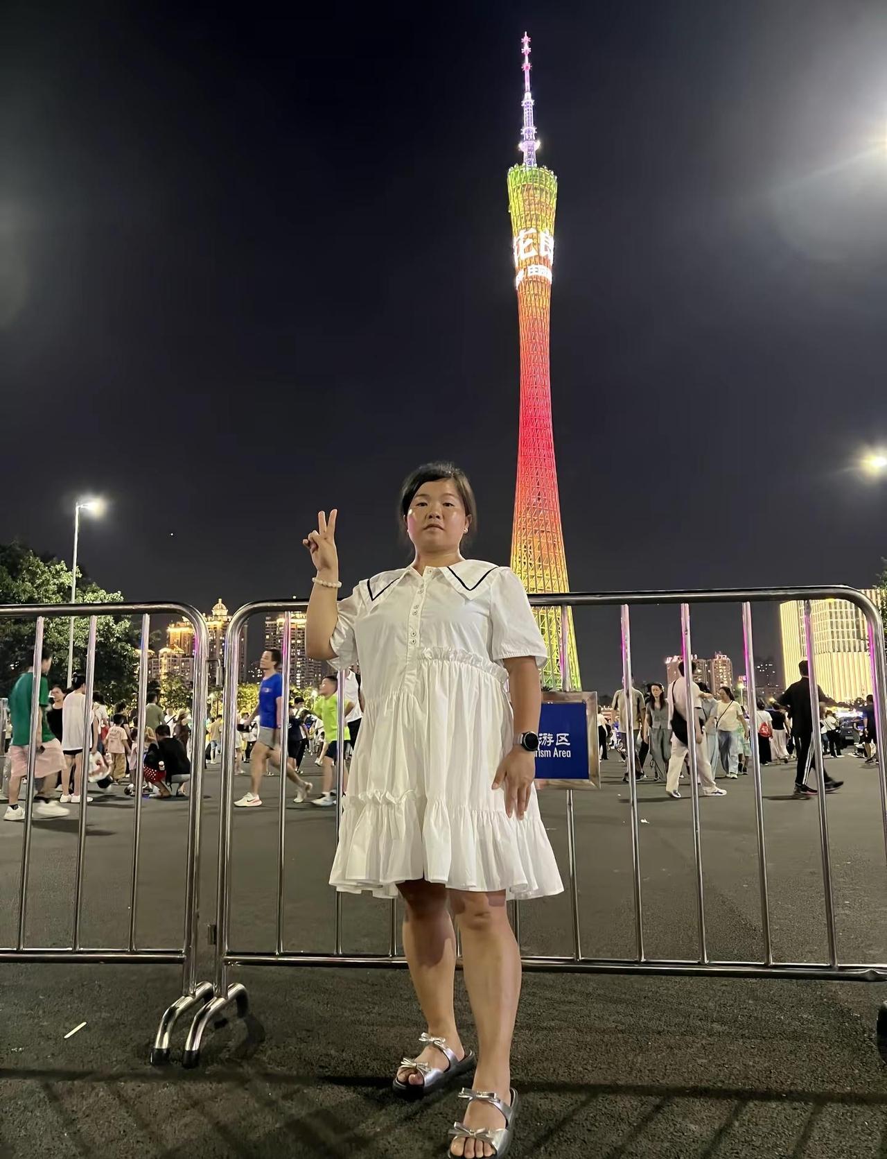 📍Guangzhou  广州塔低头是人间烟火🎆 抬头是世间打卡广州塔小蛮腰 