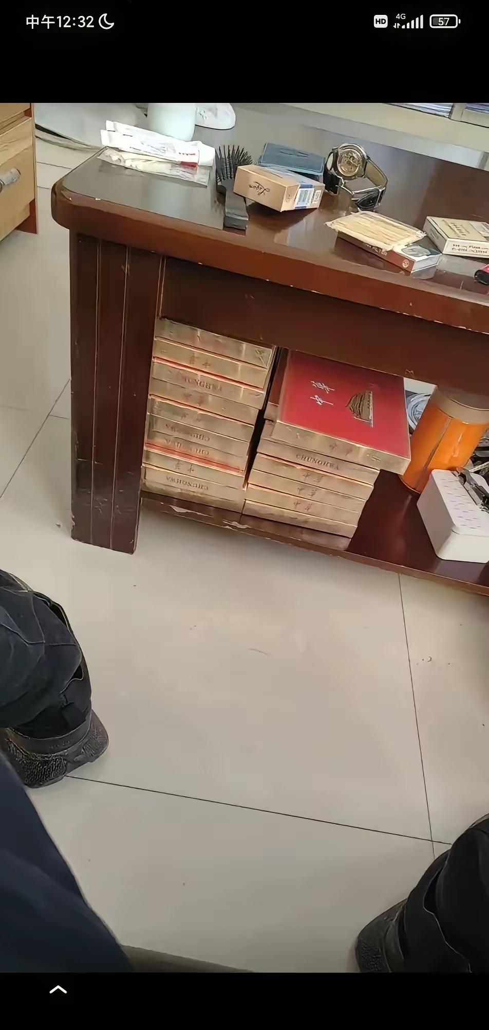 朋友办公室看到的，要多少钱