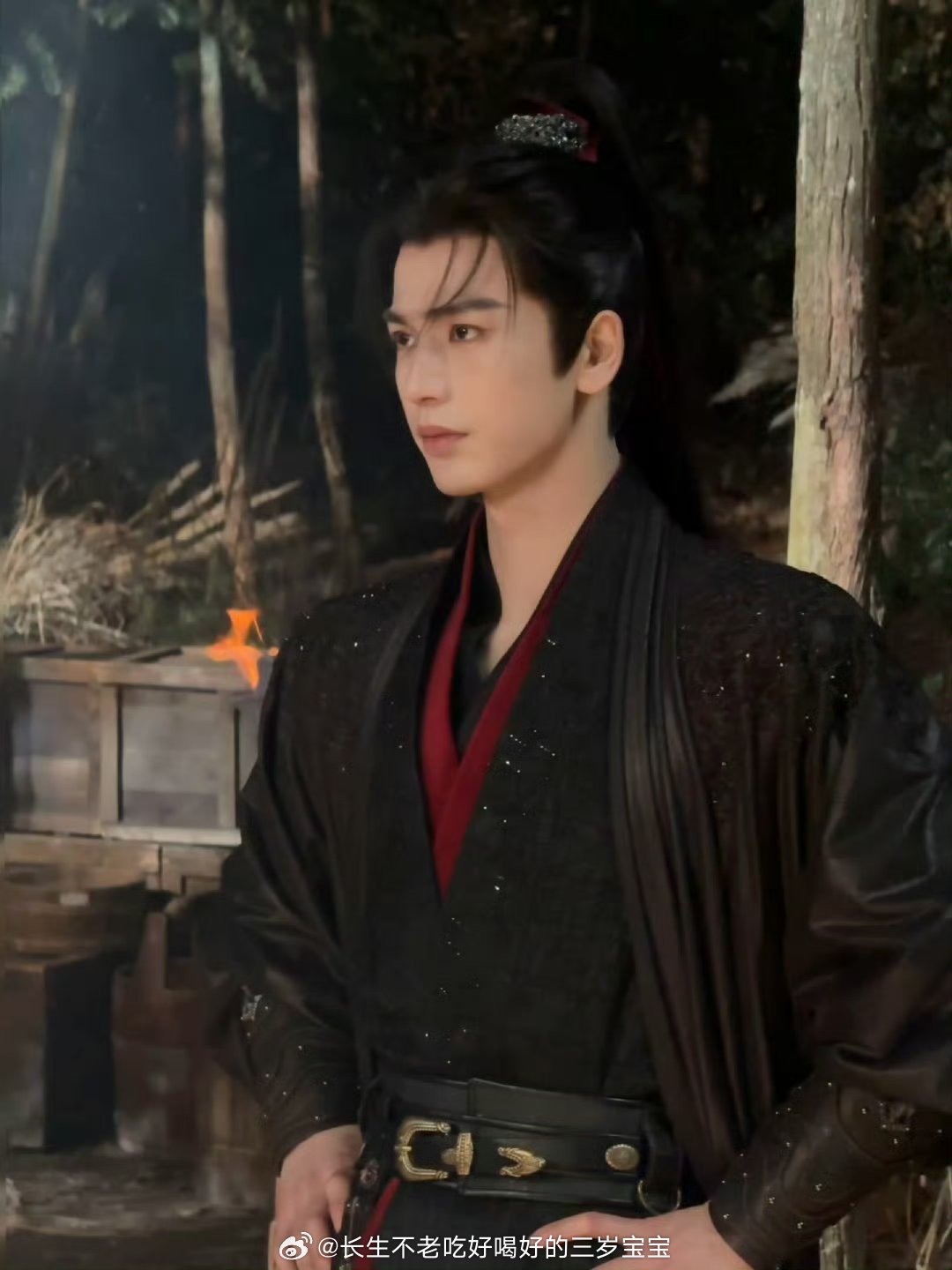 张凌赫剧组碎片多来点，爱看！ 