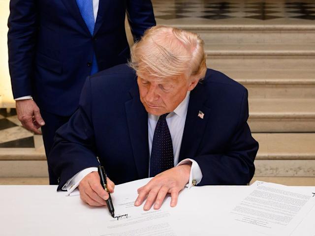 20个月缩成60天！奥巴马办不到的事，如今美国却“求”着伊朗谈，这剧本反转了？