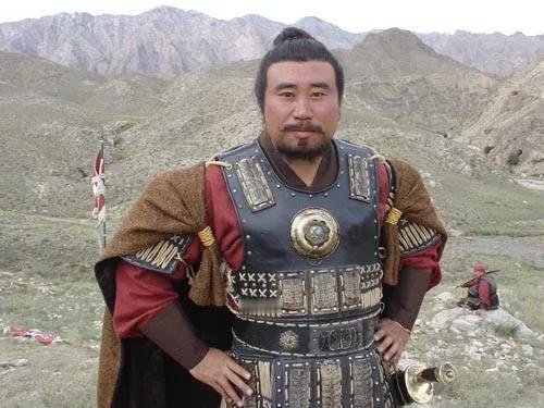 冯胜：朱元璋最后善终的“扫雷队长”，62岁被赐酒自尽，死前笑问御使：“这酒……甜