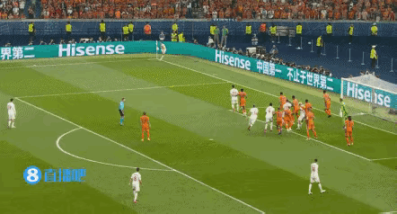 欧洲杯踢到第四场1/4决赛，终于有上半时进球的比赛了，比赛第35分钟，土耳其获得