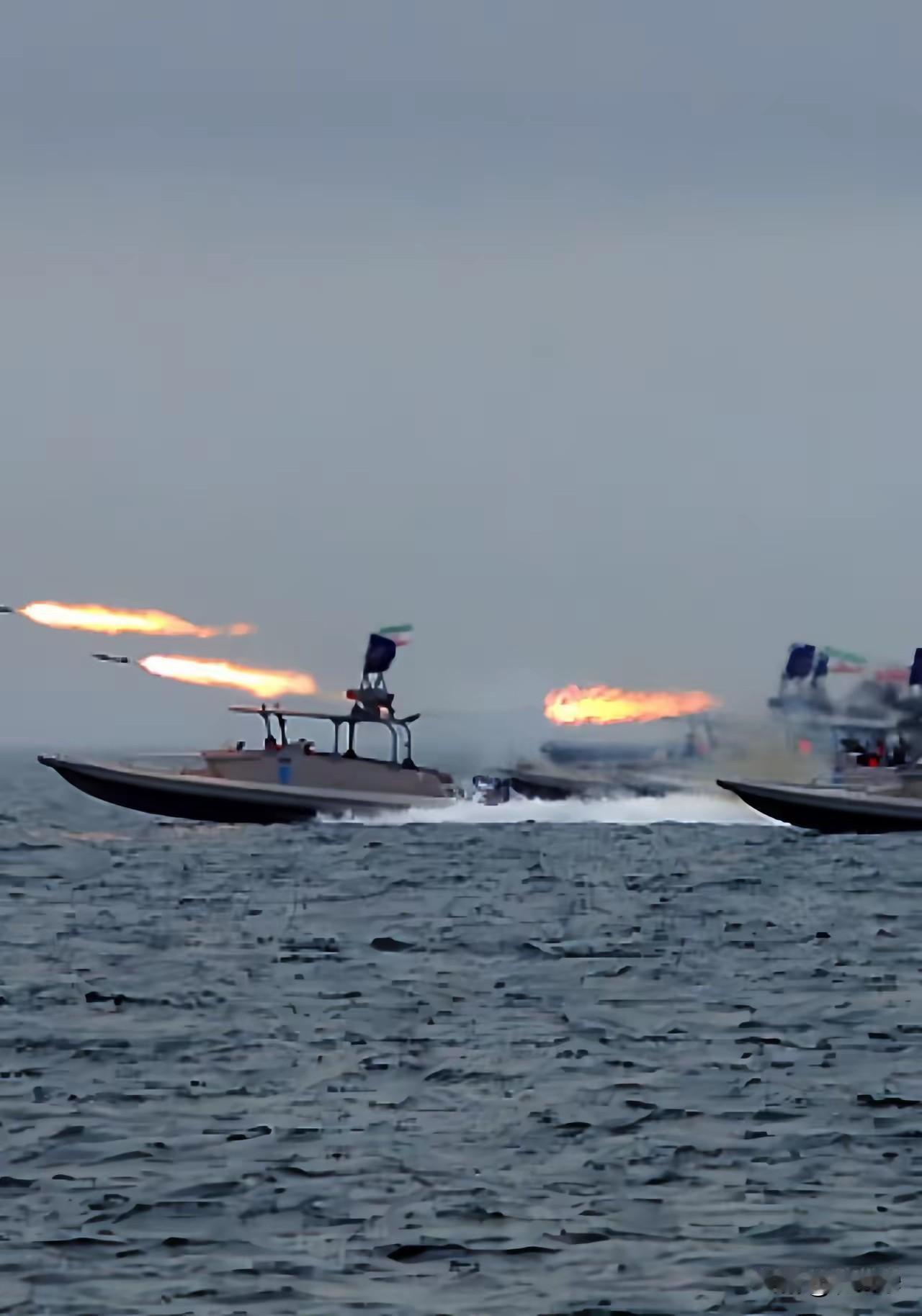 伊朗海军最后的遗孤？伊朗的袖珍版打击艇最快可以百公里每小时，在海面上的速度那是没