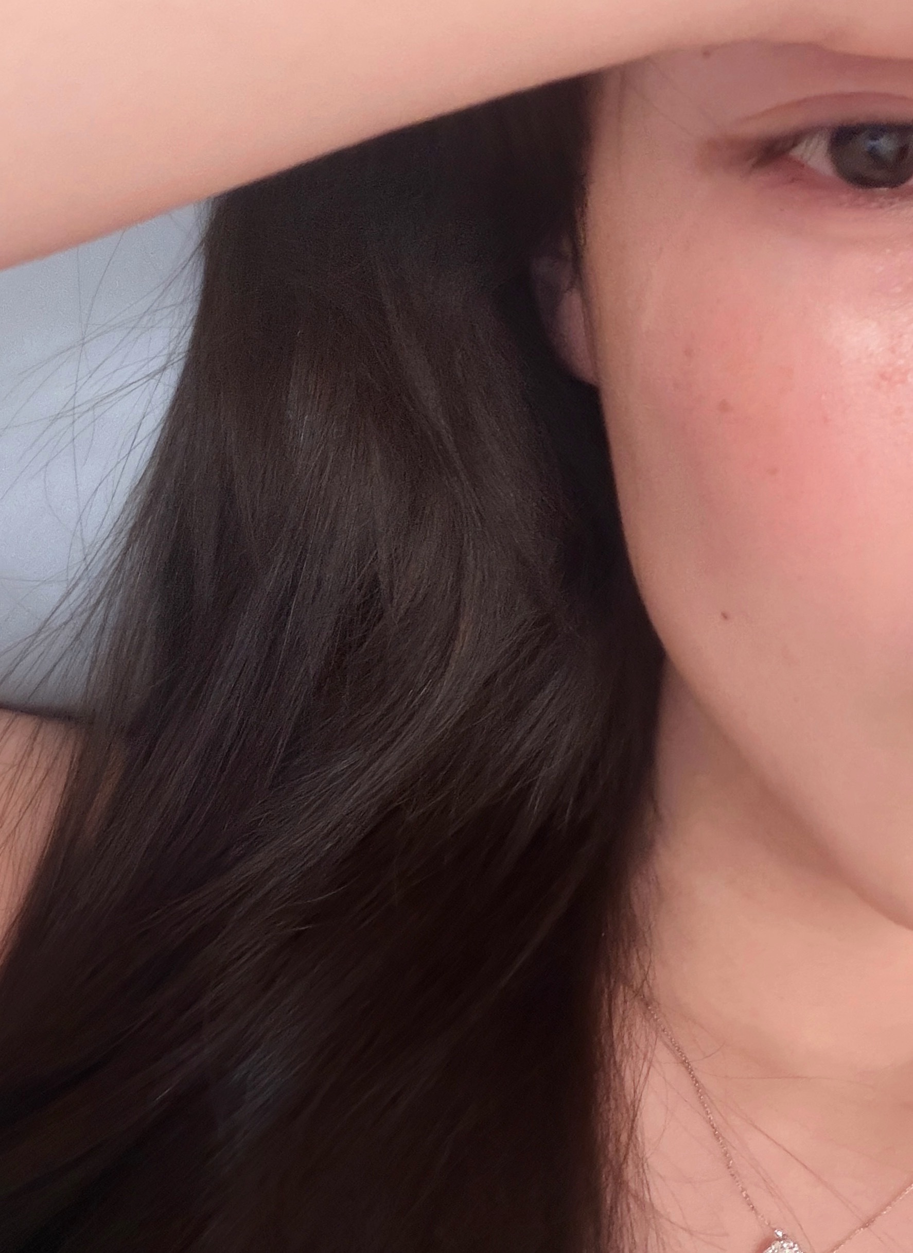 好久不发抖音，刚刚看见有小宝评论：等小姨多久都愿意。 瞬间眼泪就滑下来….好爱你