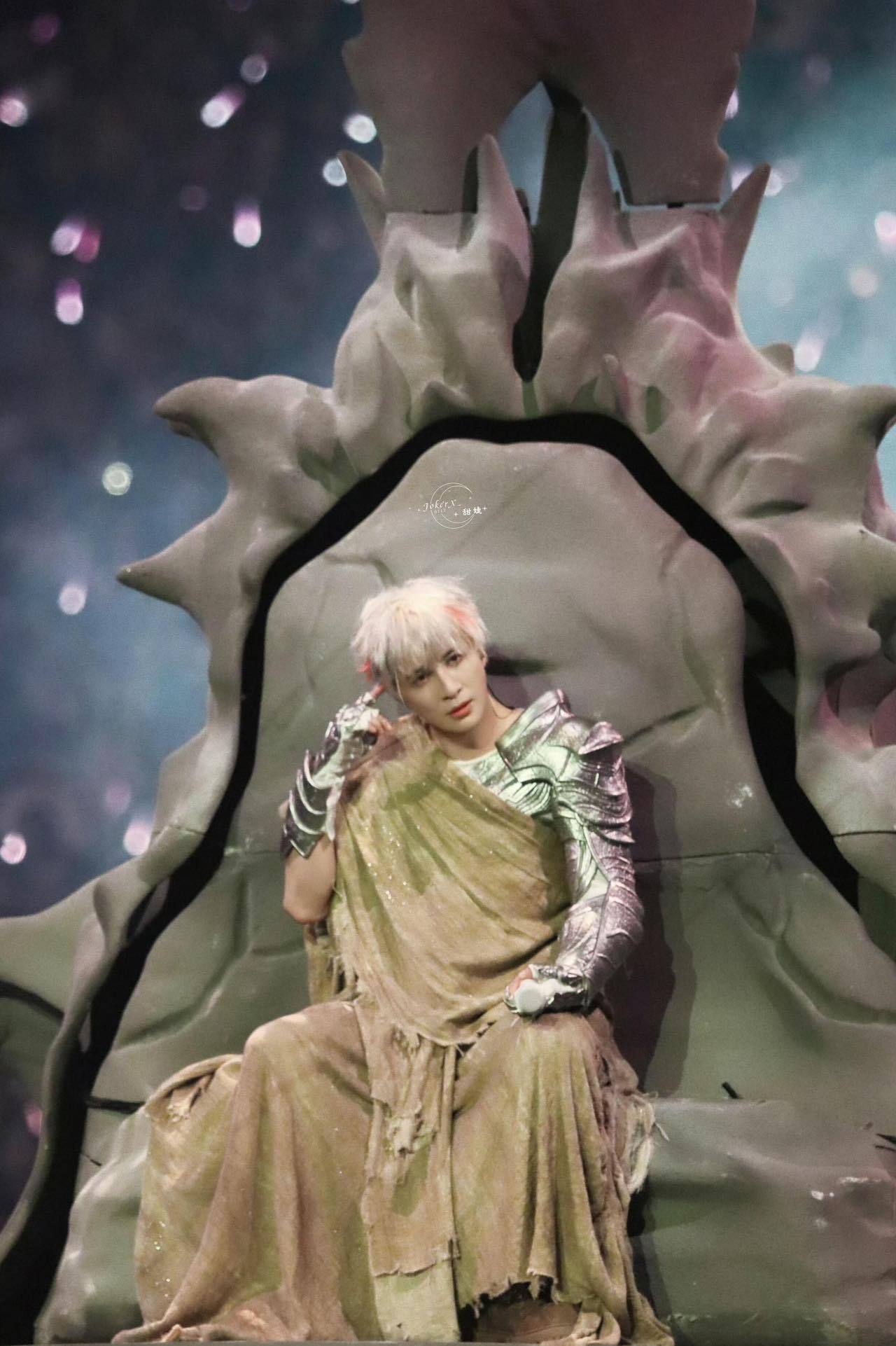 薛之谦祝大家有个稀稀拉拉的美梦  来自老薛的祝福——“稀稀拉拉的美梦”...别人