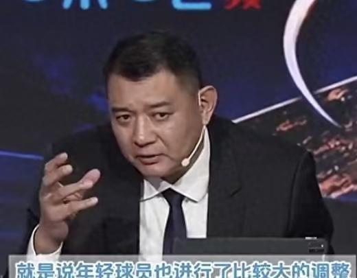 焦泊乔上赛季被杜锋凶狠批过几次，他自尊心特强，导致心理出现抑郁，球迷都质疑杜锋太