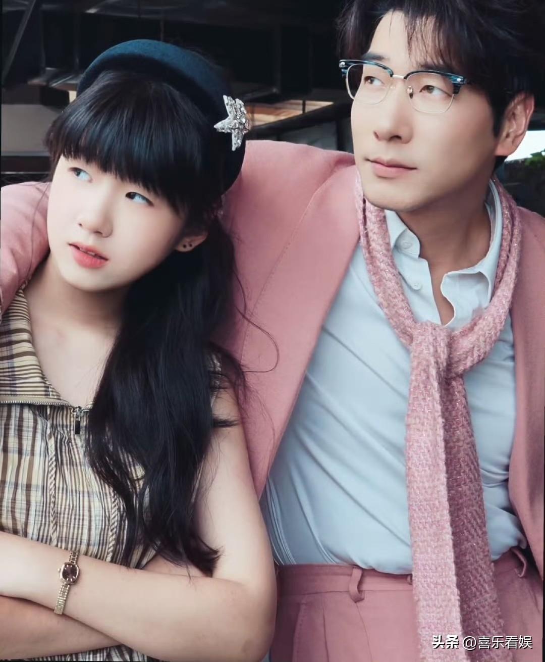 张亮携11岁女儿合照封面大片！
 
6月17号，张亮带着女儿张雪铱拍摄的一组父亲
