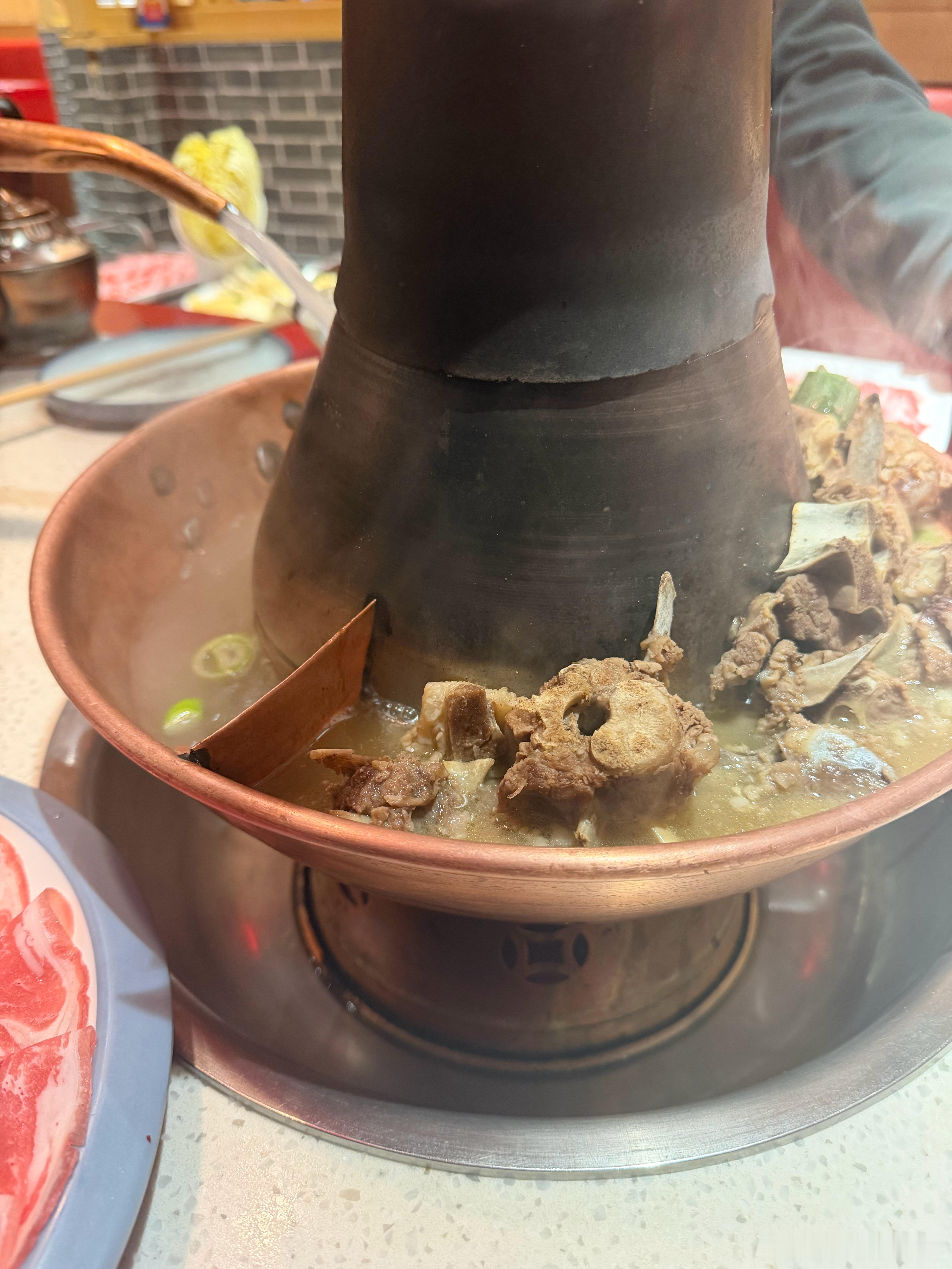 虽然2026年的第一天智齿超痛，但啃骨头和撸串这种事还是要做的！啃老博主的机秘生