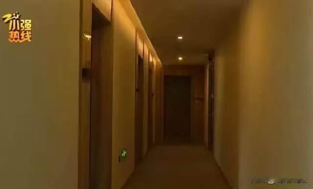 炸裂！情侣入住酒店，洗澡洗出恶心污物！保洁反咬：你们自己弄的
 
酒店卫生翻车 