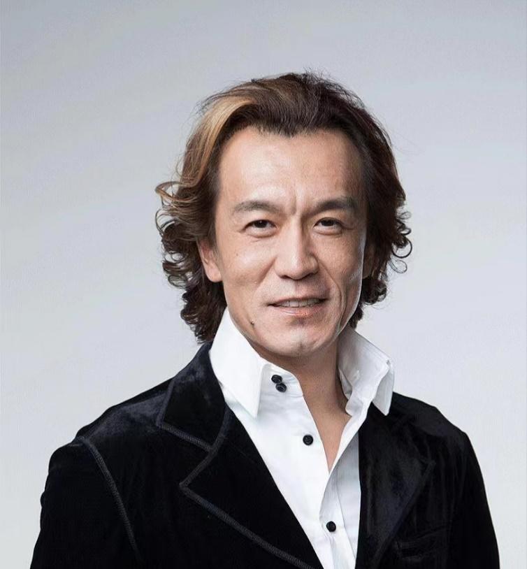 李咏葬在美国，遗产全给女儿，背后真相你猜不到。
我一开始也不理解他为什么非要葬在