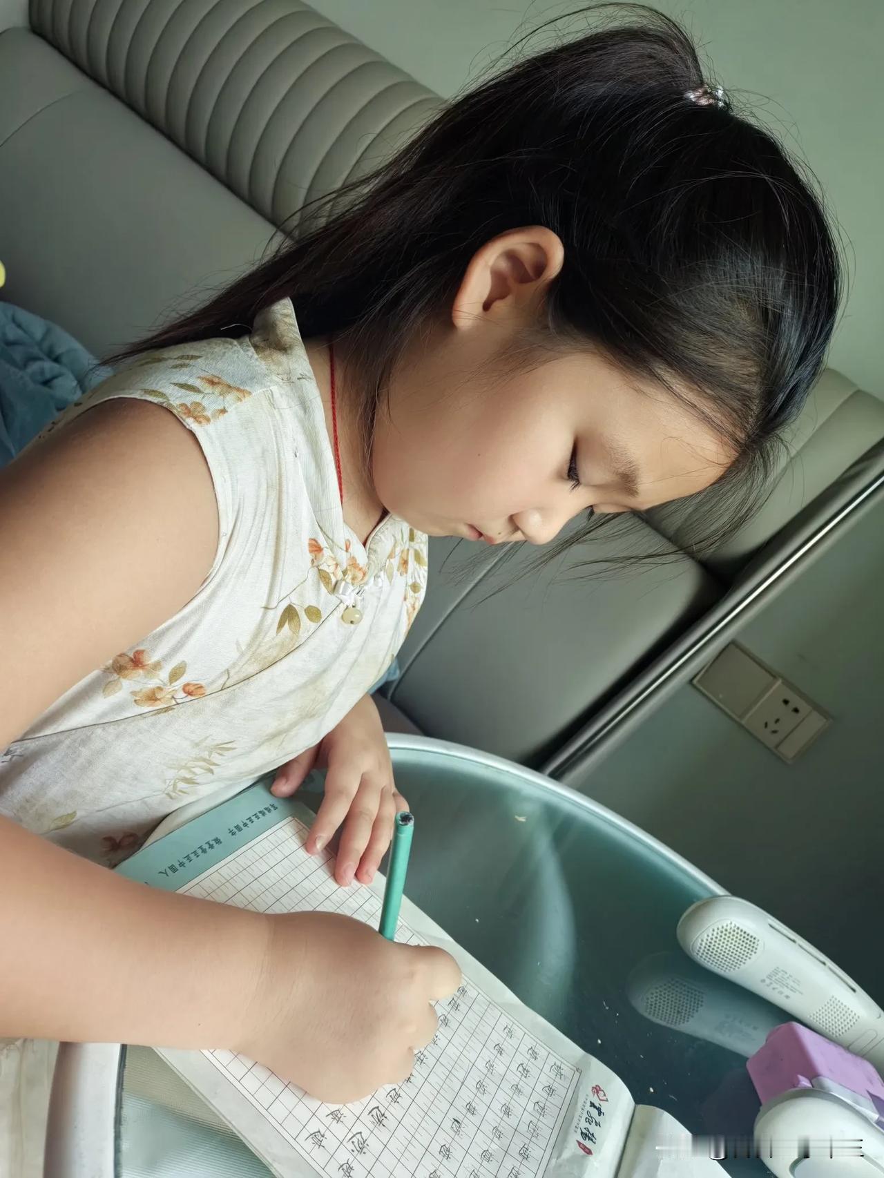 暑假打算带孩子去海边游玩，条友们有没有推荐的地方呀？我们是两大两小，大孩子七岁，