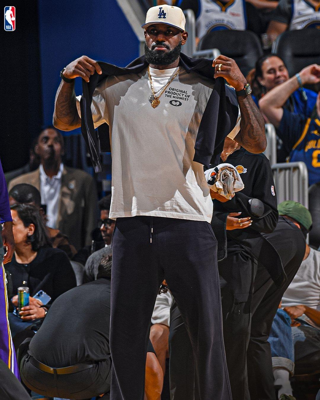 老詹湖人vs勇士詹姆斯 ​​​