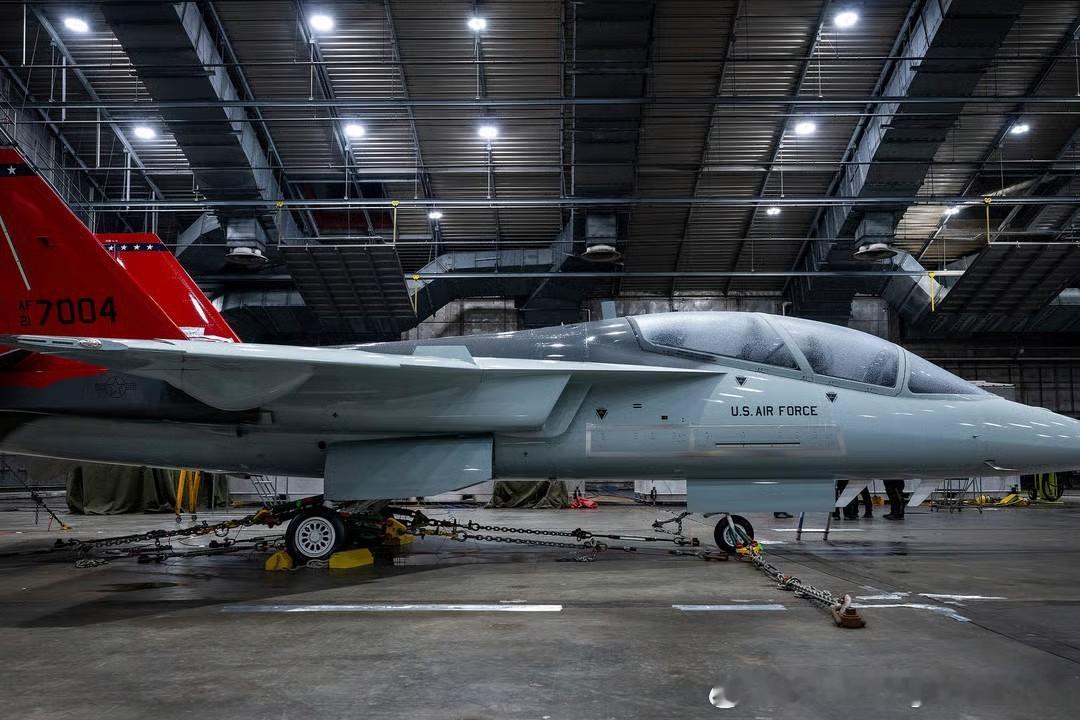 烽火问鼎计划 波音又拉了。美国空军内部文件证实波音公司 T-7A“红鹰”教练机在