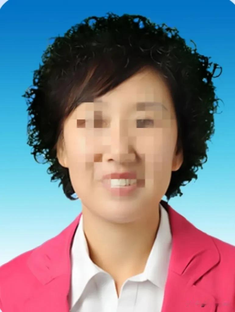 女贪官吴某华，贪财又喜色，在任甘肃某市副市长时被查，十年间贪污受贿近4000万，