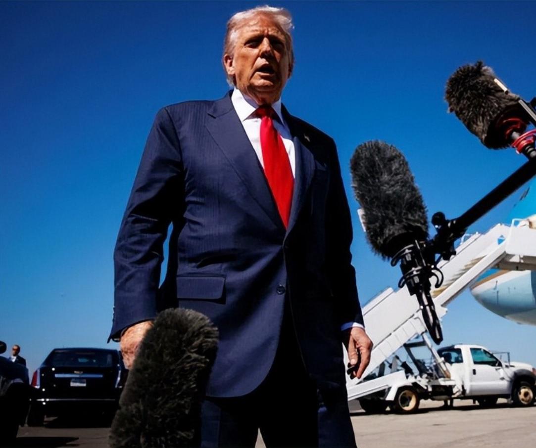 穆杰塔巴履新不到24小时放出的停火信号
撕开了中东战局里最容易被外界忽略的一层博