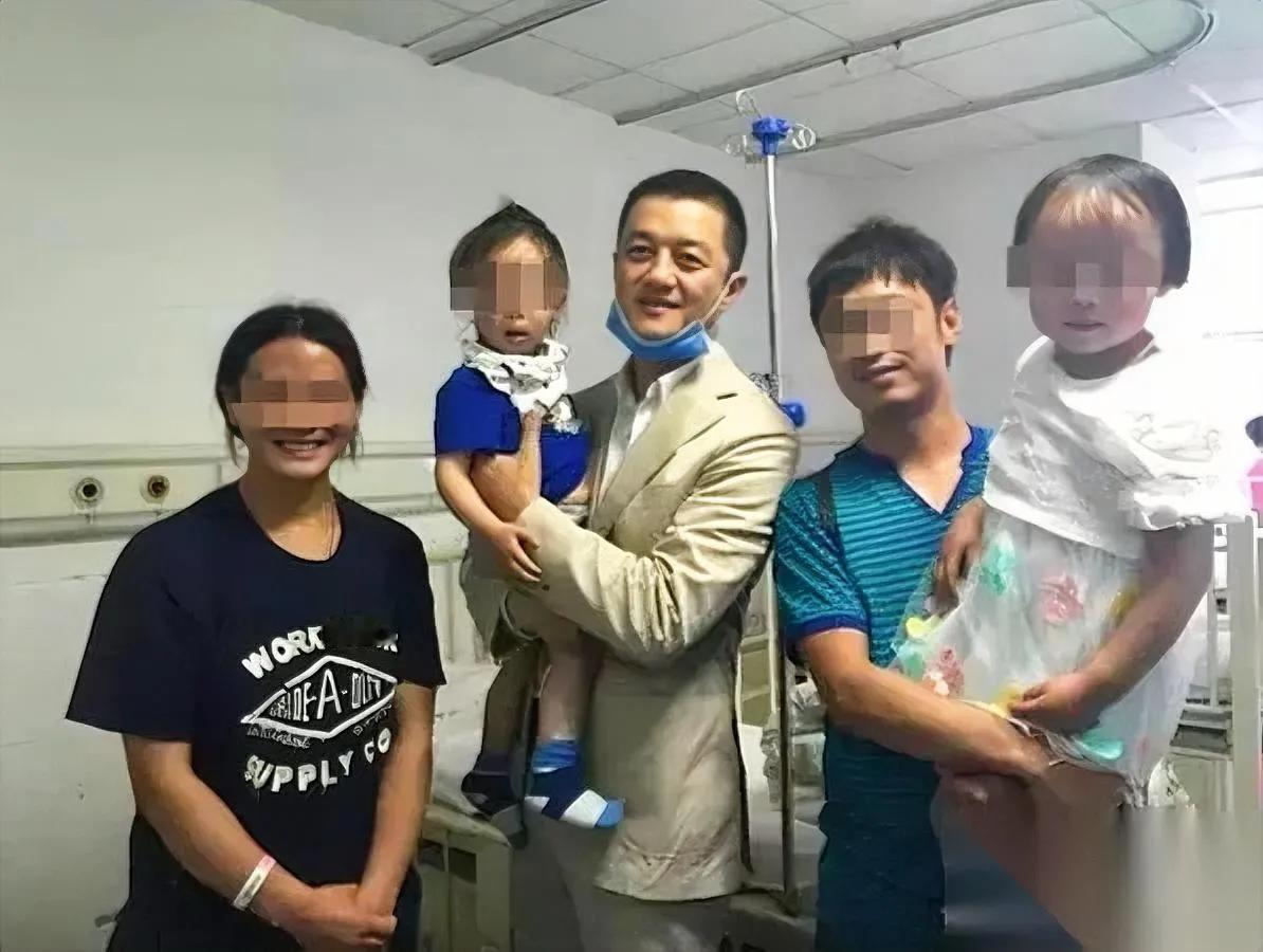 李亚鹏回应医院纠纷！

租金翻倍背后藏隐情？

李亚鹏发30分钟视频回应嫣然儿医