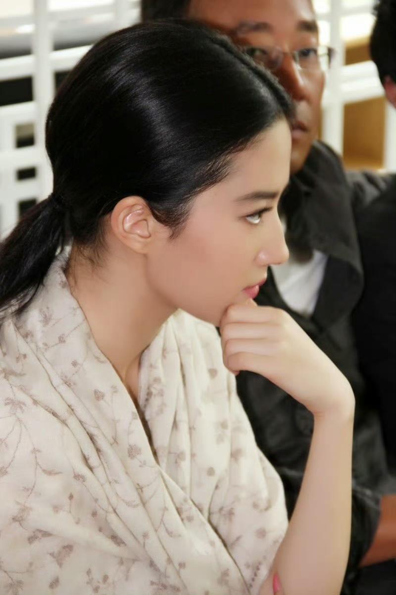 还得是刘亦菲 [机智]