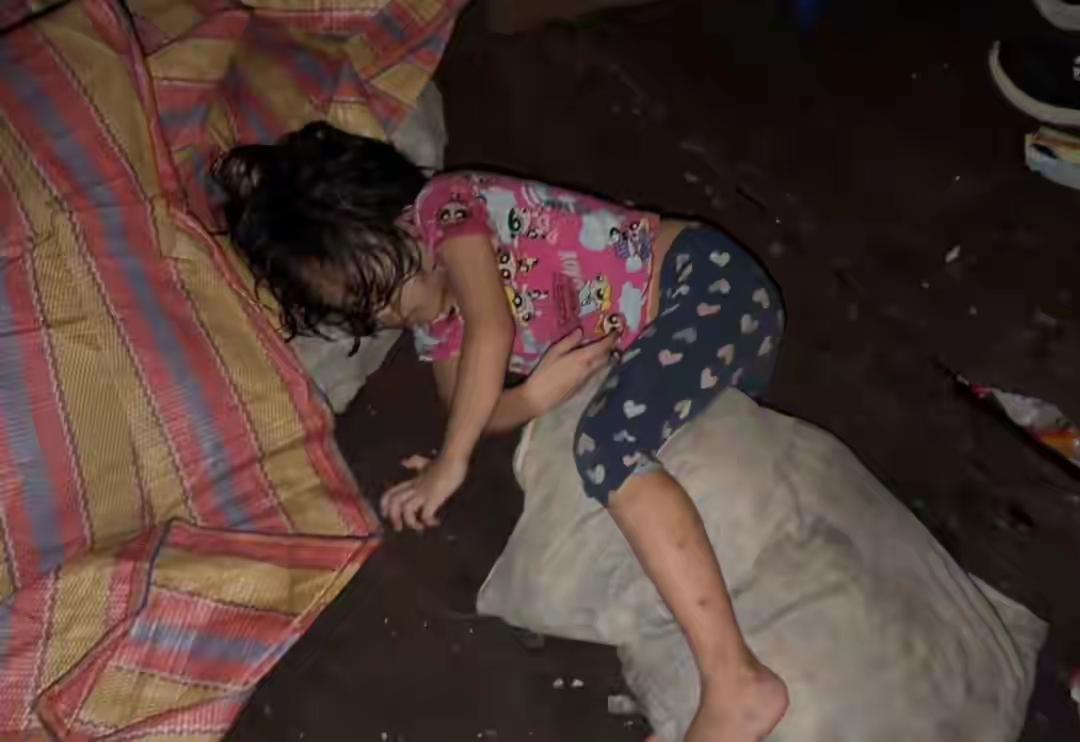 “简直太魔幻了！”博主探访菲律宾，亲眼目睹当地贫富差距，富人一餐花500元，住安