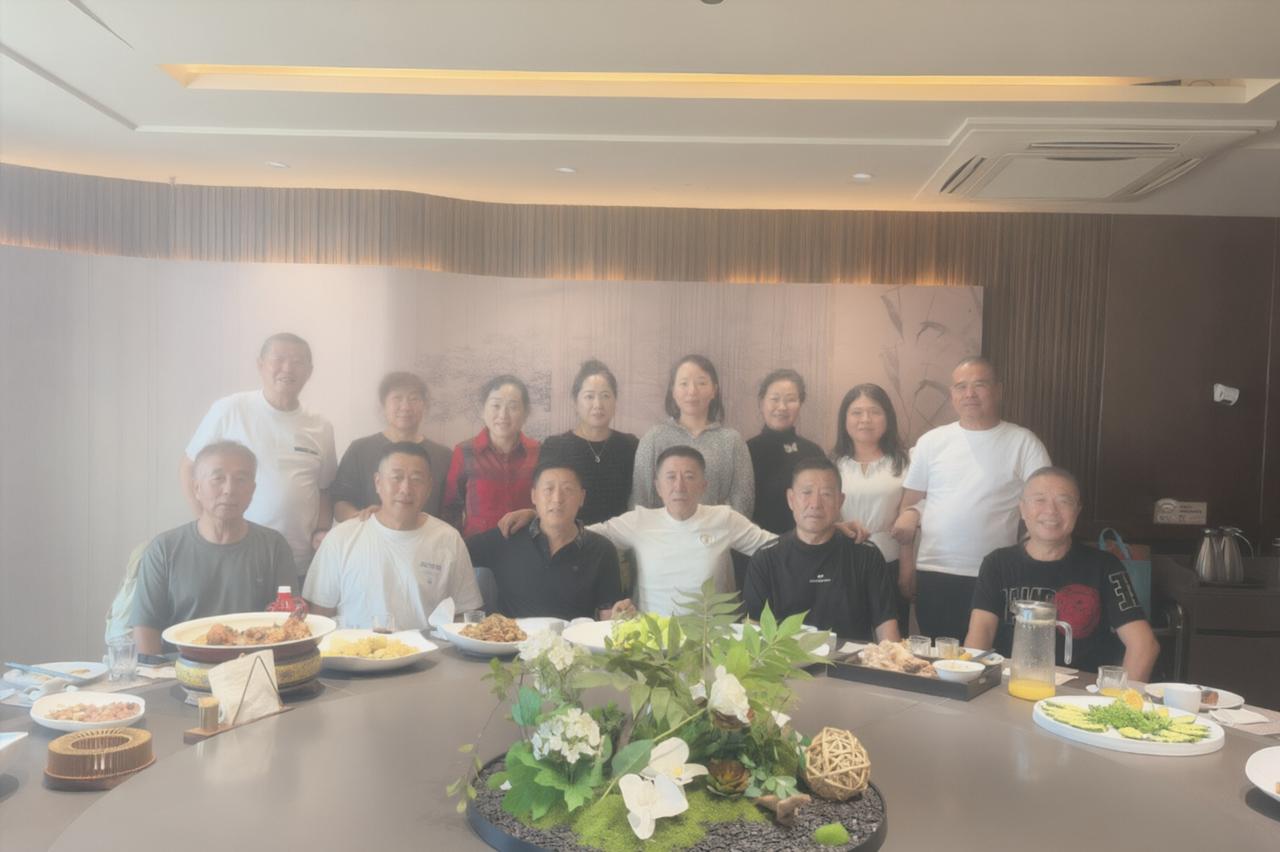 回老家看孙儿，惊动了哈尔滨的战友们，纷纷说我们能替你做啥？战友小清把他珍藏了30