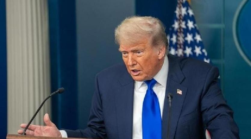 果不其然。
 
美国前总统特朗普突然表态了。
 
他在11月11日谈到两件事：对