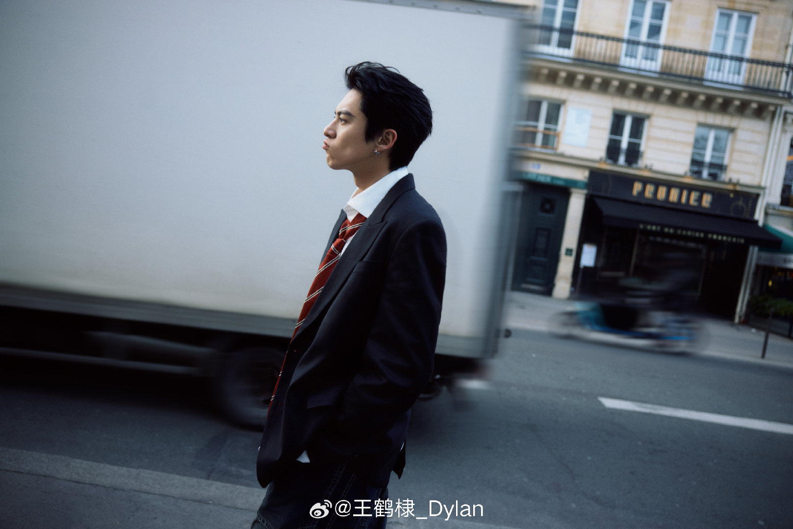 王鹤棣出道八周年写真王鹤棣棣8年 ​王鹤棣出道八周年写真，出道八年他还是他，王鹤