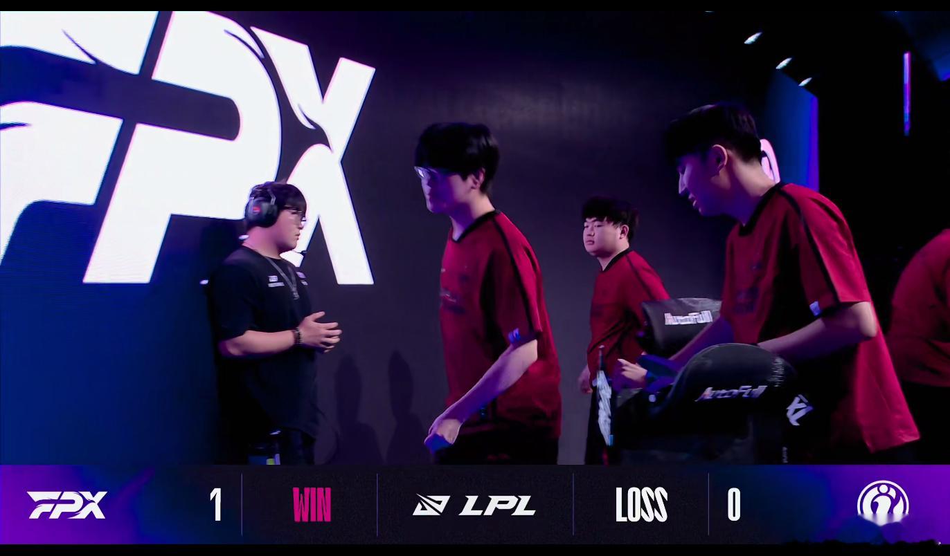 FPX 1-0 IG：下野共抢三条龙这个Jwei真的真的很不错啊，辅助位能玩得这