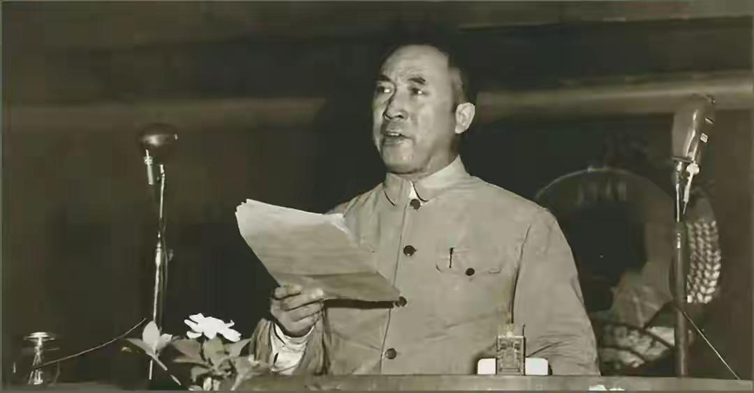 1964年，49岁的开国少将吕清拒绝转业，军区政委亲自上门：这批人，是中央点名要